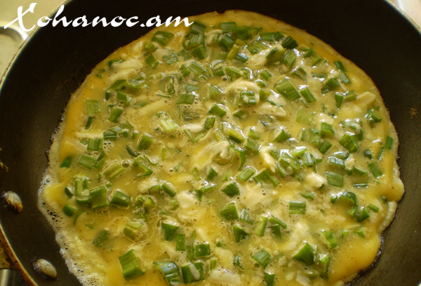 Սոխով ձվածեղ