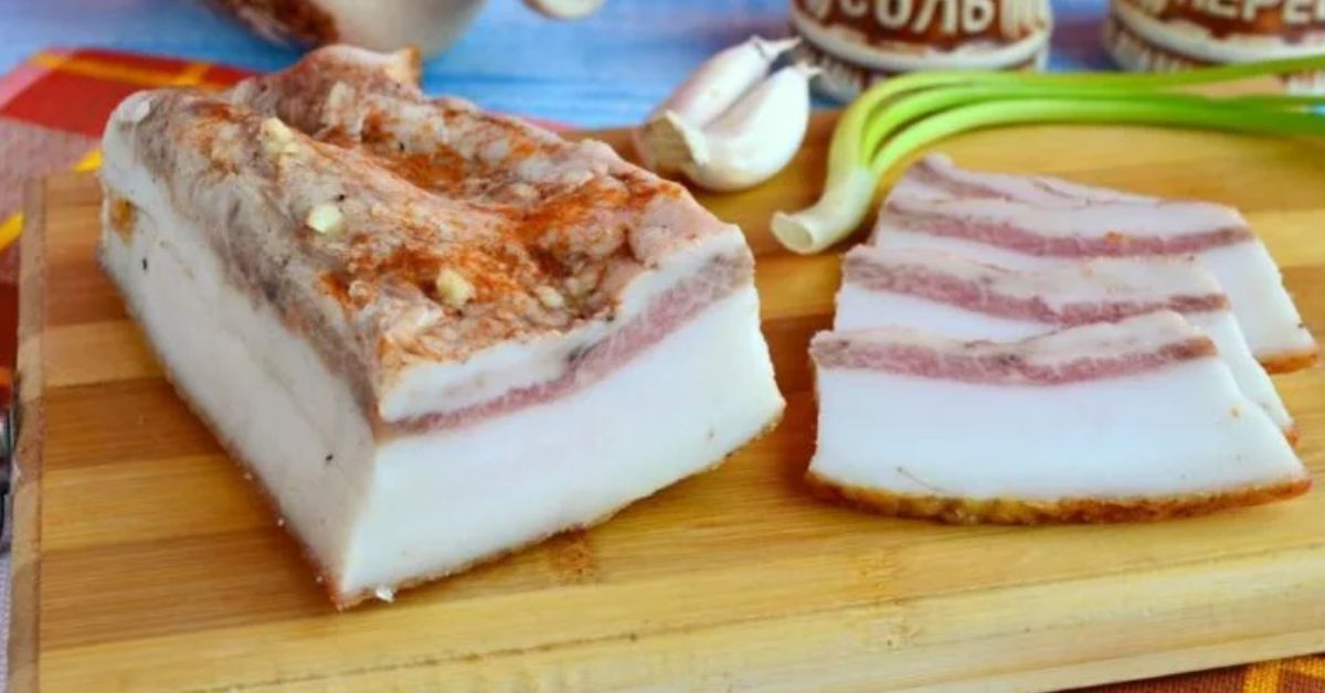 Сало надо добавлять. Сало домашнее. Вкусное сало фото. Сало соленое домашнее. Сало шпик фото.