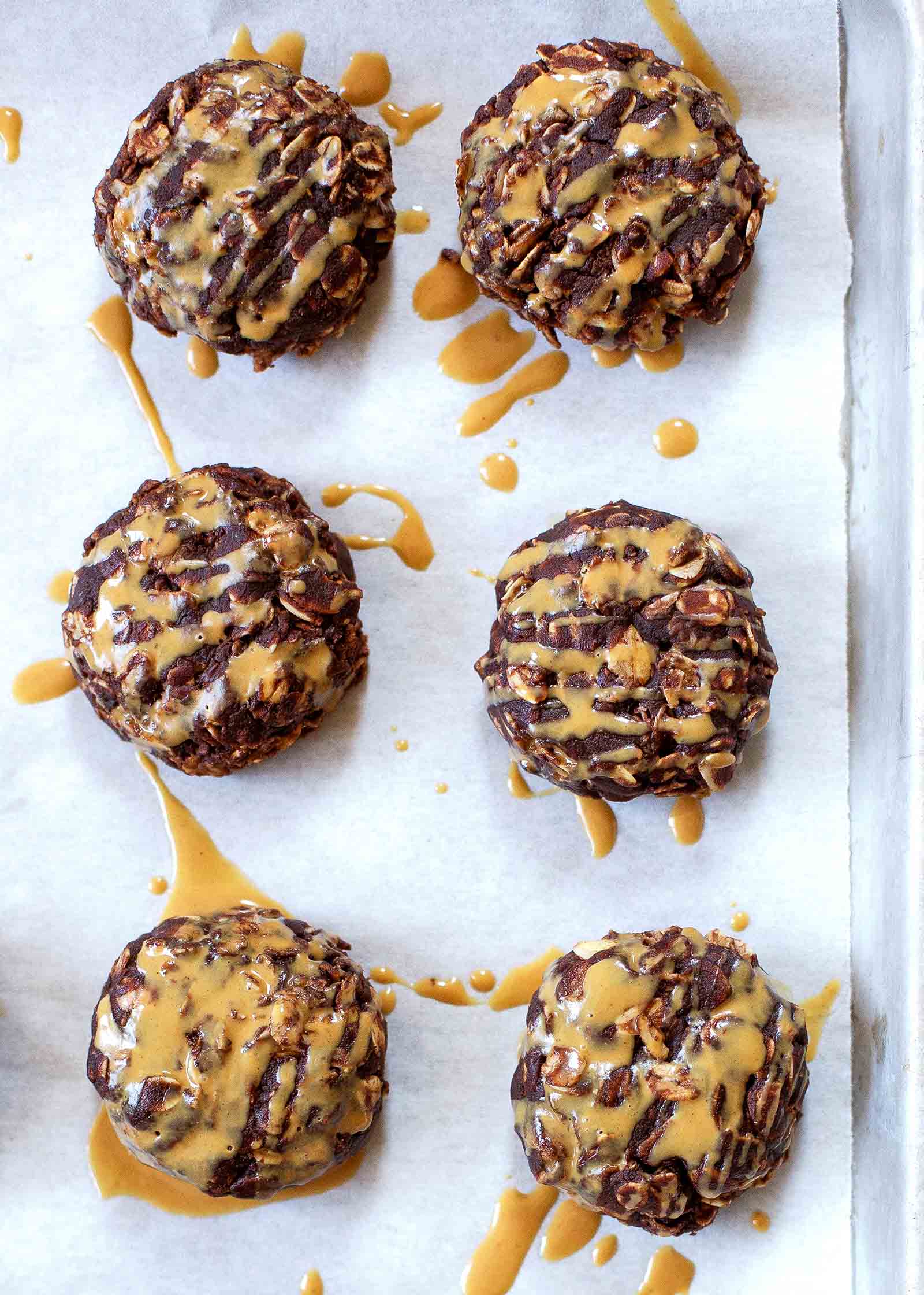 No-Bake Chocolate and Peanut Butter Cookies