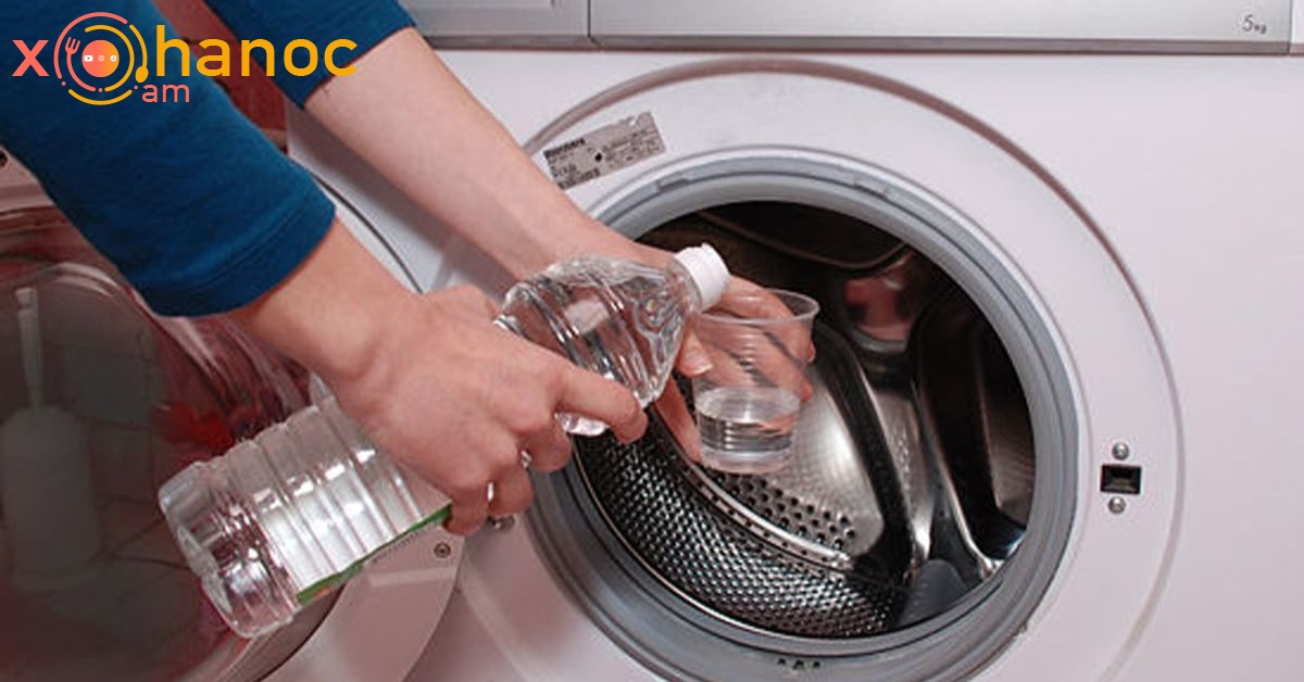 Ինչպես մաքրել լվացքի մեքենան․ Լցնել 2 բաժակ․․․