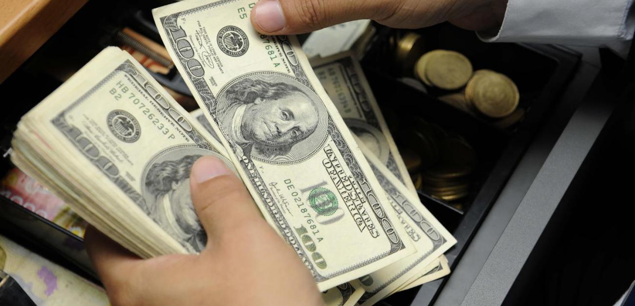 Դոլլարն ու ռուբլին անկում են ապրում. Արտարժույթի փոխարժեքը այս պահին