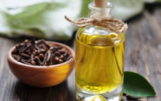 Մեխակի յուղի միջոցով մաքրեք լյարդը