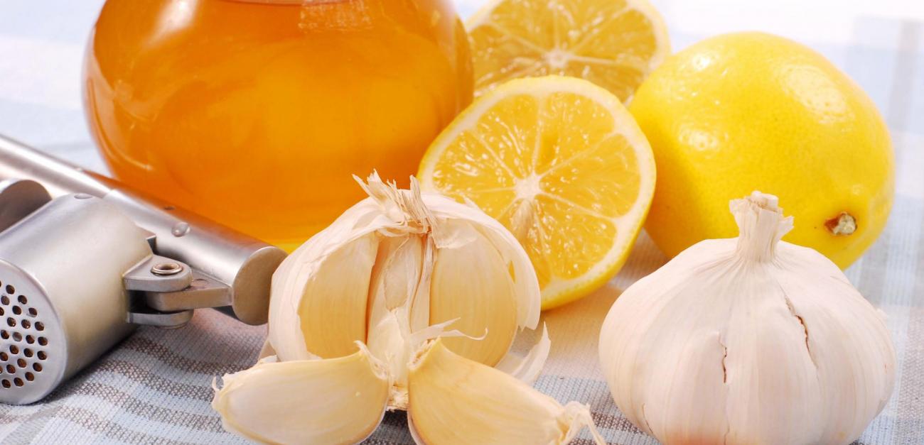 Ահա` ինչ տեղի կուենա, եթե 7 օր ուտեք սխտոր և մեղր