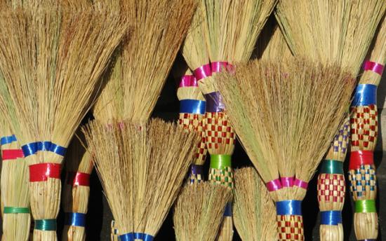 Ինչպես տանից հանել բացասականը, հիվանդություններն ու գումար բերել