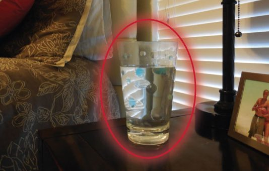 Սենյակում մեկ բաժակ ջուր դրեք աղով և քացախով ու տեսեք, թե ինչ է տեղի ունենում 24 ժամ անց. ապշել կարելի է… 