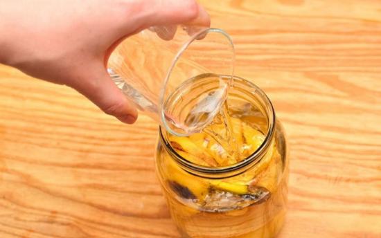 Աղջիկը բանանի կեղևի վրա ջուր լցրեց և թողեց այդպես մեկ օր. Պատճառն  ապշեցուցիչ է 