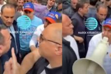 Կռիվ Փաշինյանի ու քաղաքացու միջև․ Միջամտեցին թիկնապահները (տեսանյութ)