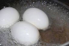 Դուք կարող եք նվազեցնել շաքարի մակարդակը պարզ եղանակով, այն է՝ խաշած ձվով