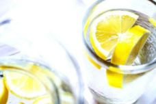 Հիմա ձեզ կներկայացնենք 7 պատճառ, թե ինչու կիտրոնով ջուր խմել․ Սա վերաբերում է հատկապես կանանց