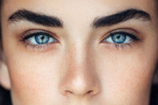 Ինչպես տնային պայմաններում հոնքերը հաստ ու լայն դարձնել