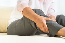 Ազատվեք ծնկի ցավից, ոտնաթաթի ցավից, այտուցից, ջղաձգությունից և անհանգիստ ոտքերի համախտանիշից