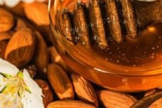 Մեղրը և նուշը միասին կերեք և կազատվեք հետևյալ հիվանդություններից