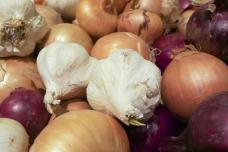 Սոխի և սխտորի միջոցով հեռացրեք օրգանիզի ամբողջ թույնը