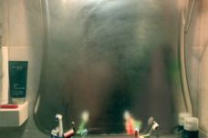 Կիրառեք այս հնարքը և լոգարանի հայելին այևս չի քրտնի