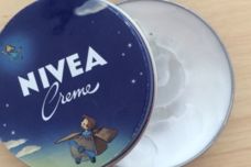 Շատ մարդիկ օգտագործում են Nivea կրեմը փոքրիկ կապույտ տարաների մեջ և բացարձակապես անտեղյակ են դրա օգտագործման բոլոր եղանակներին