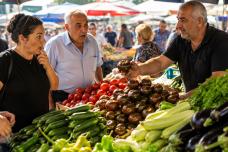 Տեսեք, թե ինչ են վաճառում շուկայում․ Զարմացած են բոլորը